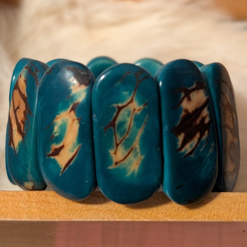 ✨ Fiore Bracelet – Modern Floral Statement Jewelry ✨ - Picture 1 of 5